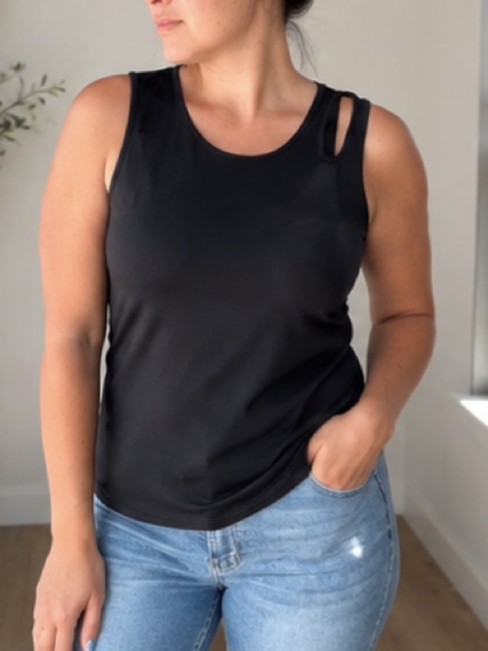 Athletic Works Black Cutout Shoulder Tank Top